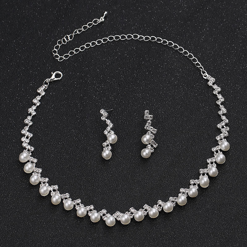 Elegantes Blitz-Strass-Perlen-Halsketten- und Ohrring-Set