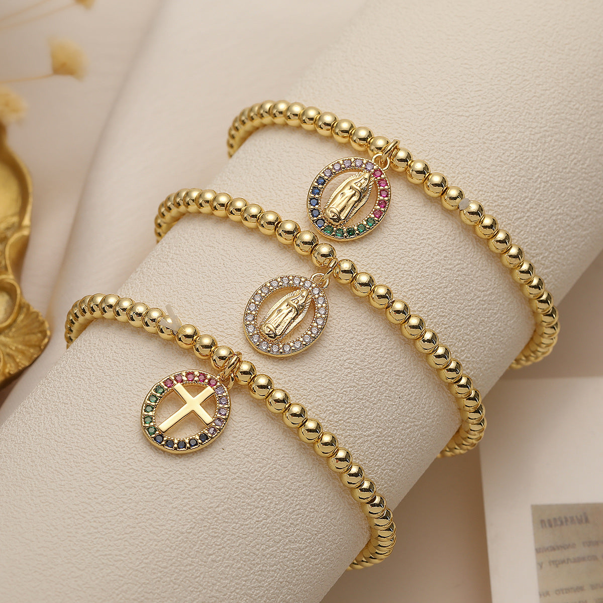 Pulsera con colgante de cruz de María, circonitas incrustadas, personalidad de nicho europeo y americano australiano