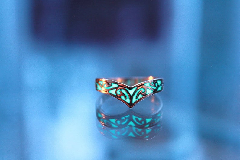 Vintage Mode Persönlichkeit Keltischer V-Form Leuchtender Sterling Silber Ring