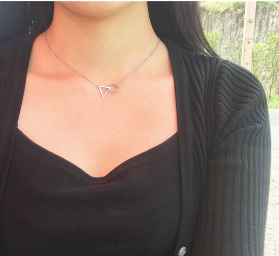 Einfache Halskette mit geometrischem Anhänger aus 925er Sterlingsilber