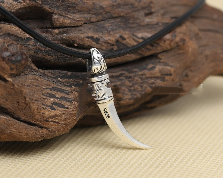 Personalisierter eleganter Tigerzahn-Anhänger für Herren