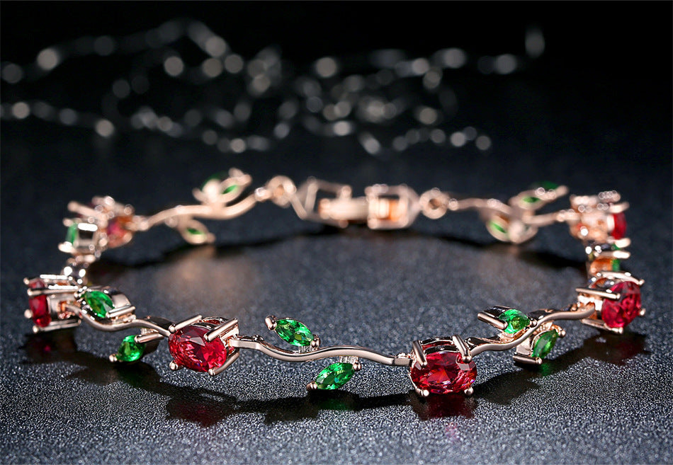 Plattiertes Damenarmband mit Kristallen