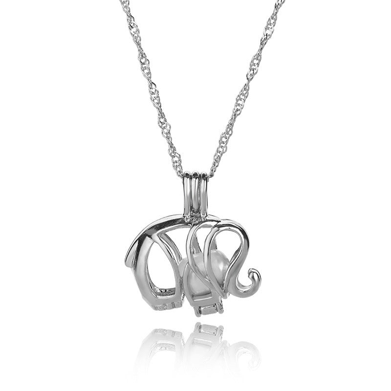 Fabricante al por mayor de collares de perlas de ostras huecas creativas, accesorios de cadena de clavícula de perlas de agua dulce naturales.