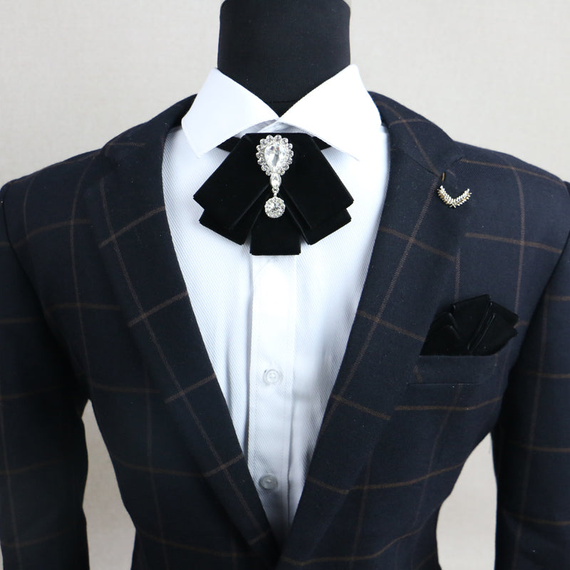 Conjunto de pajarita y pañuelo de bolsillo con diseño de diamantes negros