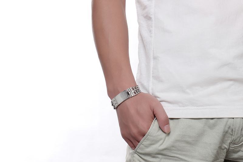 Herrenarmband Kreuz-Schrift
