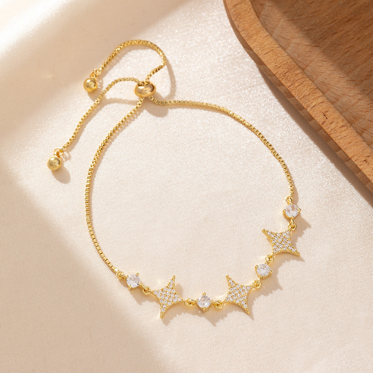 Sparkling tassel zircon four-pointed star bracelet
