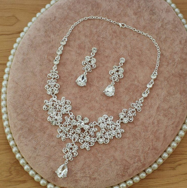 Neue Braut Halskette Kopfschmuck Hochzeit Accessoires Schmetterlingskette Schmuck