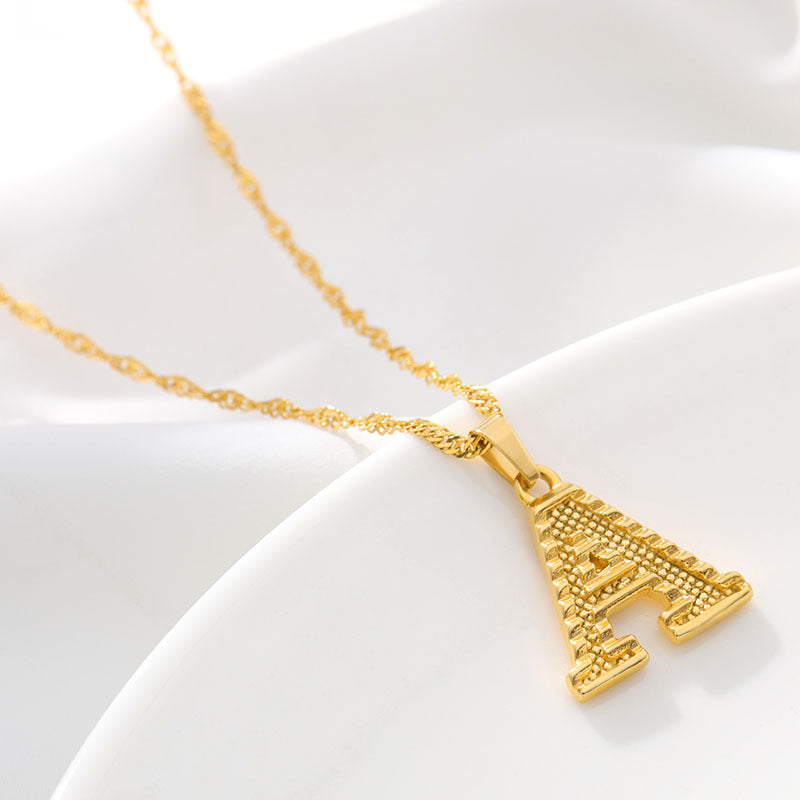 Halsketten mit goldenem Initialen-Alphabet-Namen
