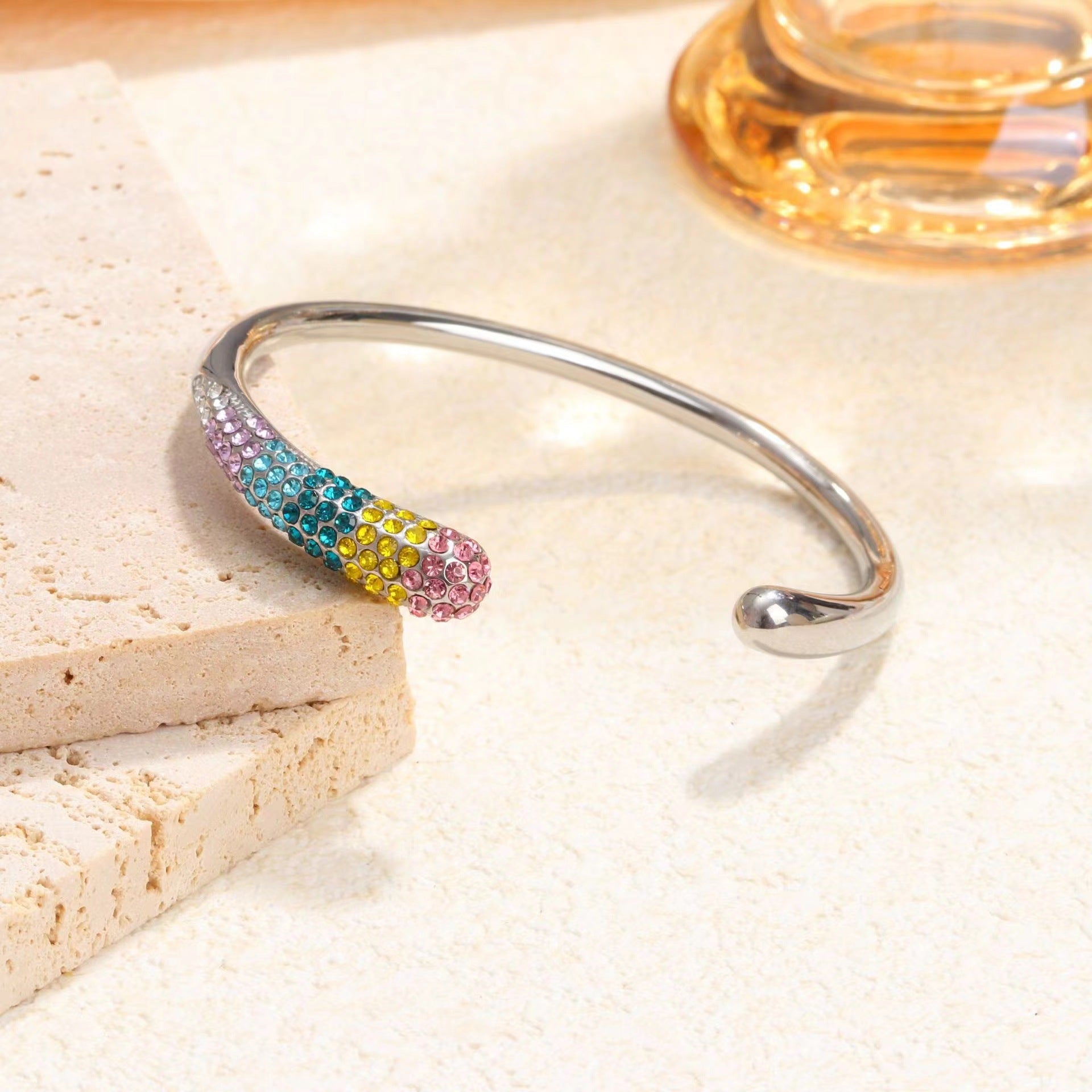 Brazalete de Zirconio de Color con Diamantes Completos de Acero Inoxidable Fundido Avanzado