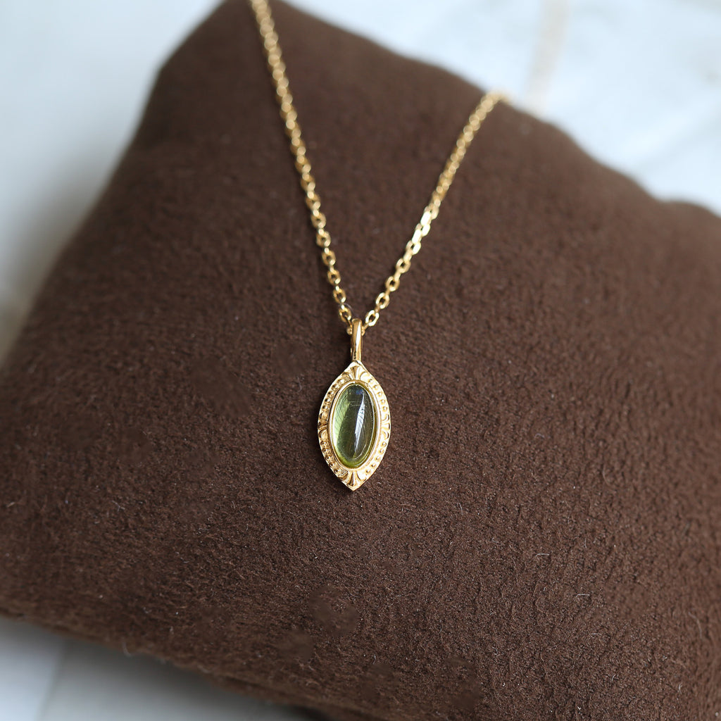 Green natural peridot necklace