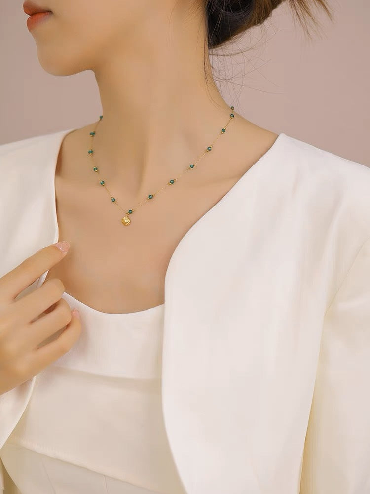 Green Crystal Shell Necklace Female New Light Luxury Niche Fashion Elegant Delicate Collarbone Chain Retro Temperament Necklace