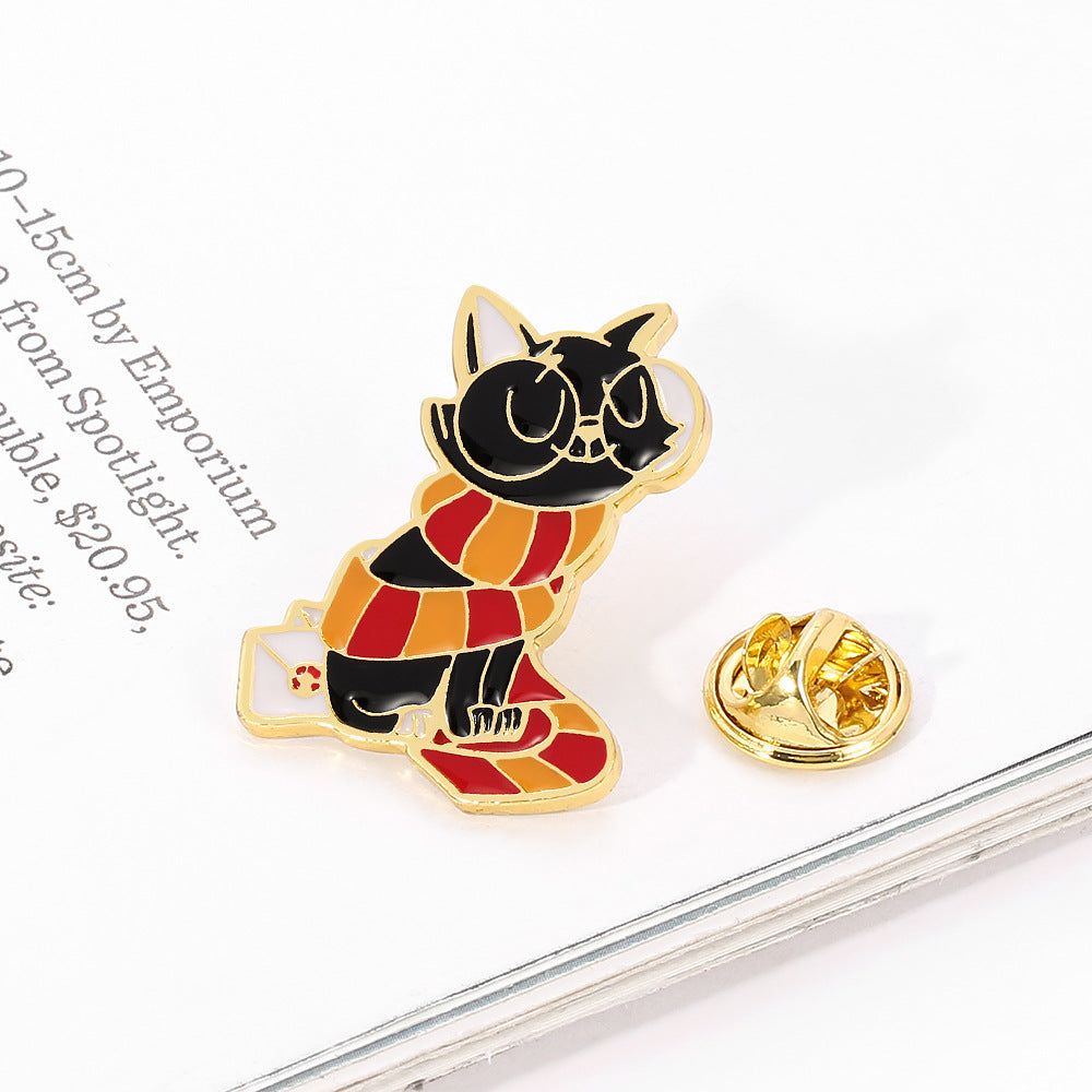 Broche Esmaltado Metálico Gato Fashion Con Pañuelo