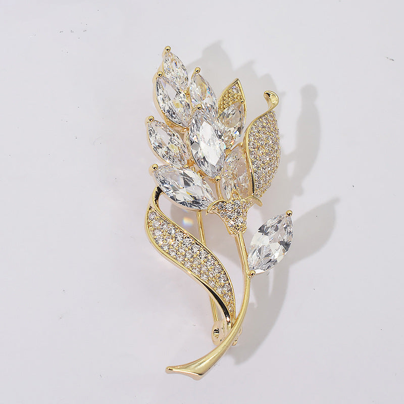 Nuevo Broche de Aleación de Alta Sensación de Nicho de Alta Gama, Pin para Abrigo y Traje, Corsage Versátil de Alta Gama