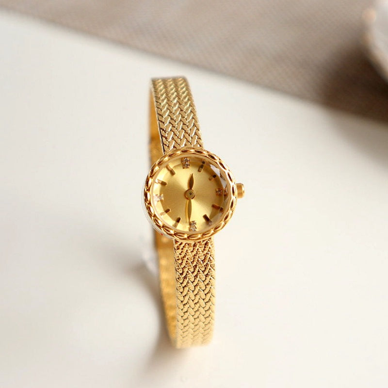 Reloj de mujer pequeño Simple Retro, de interés especial, de lujo ligero, dorado