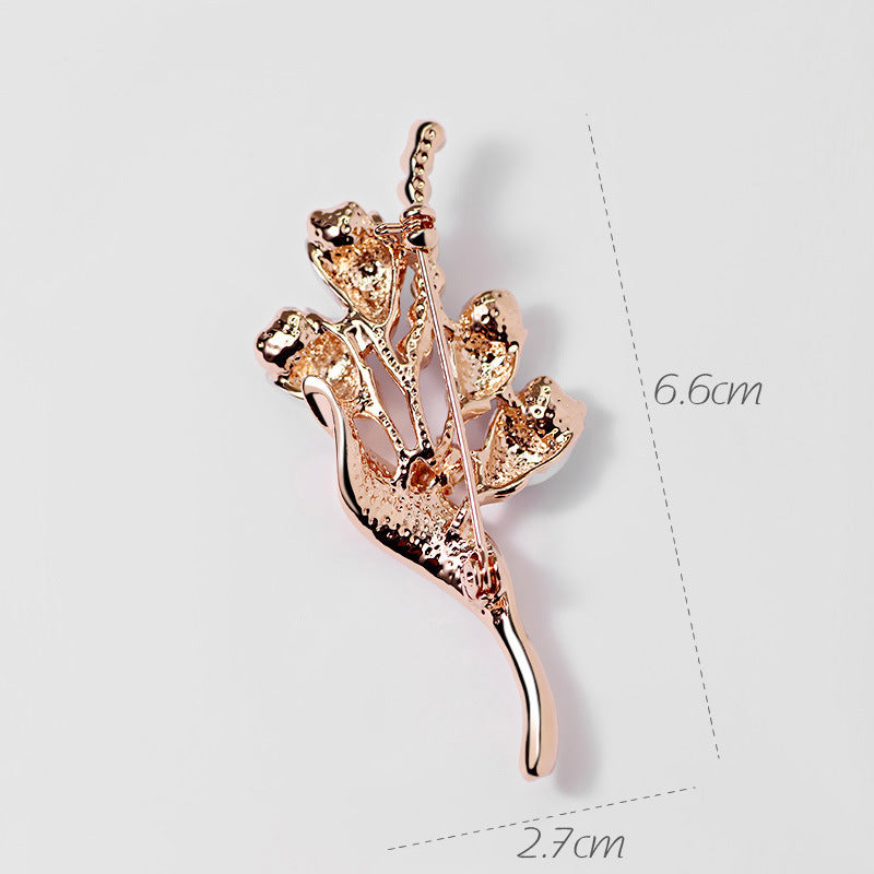 Broche de tulipán con incrustaciones de diamantes estilo chino simple