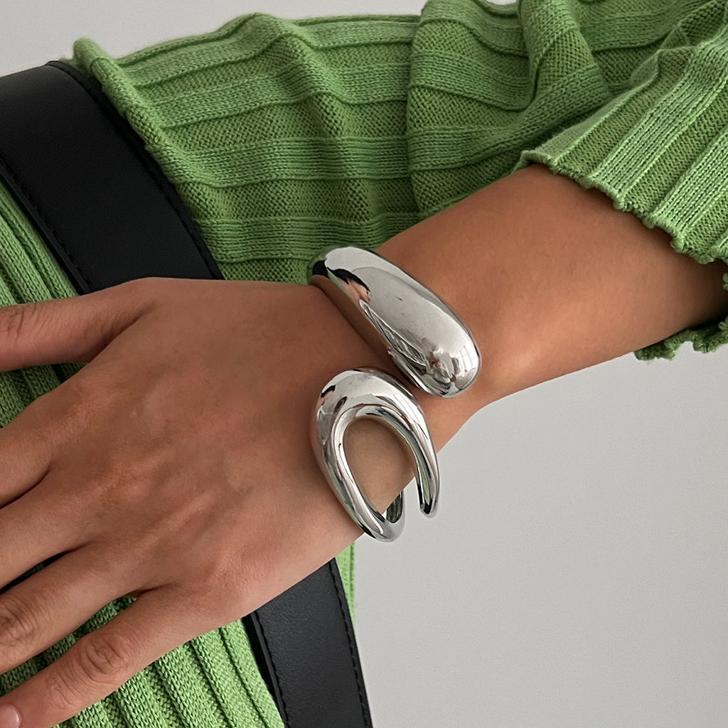 Damenmode Unregelmäßiges Armband aus Legierung mit Persönlichkeit
