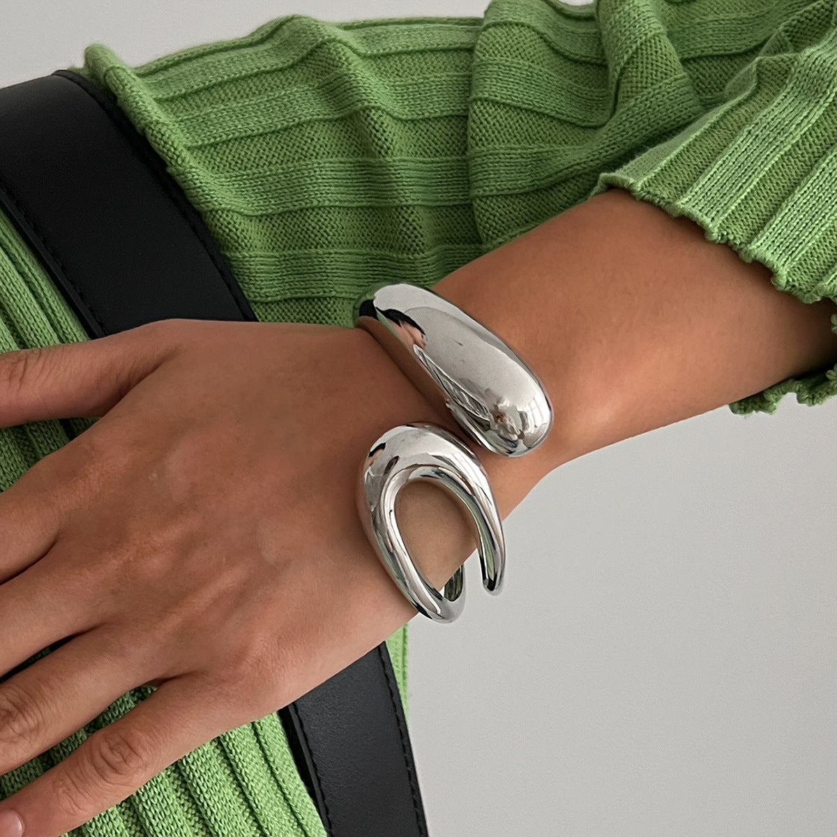 Women's Fashion Irregular With Personality Alloy Bracelet