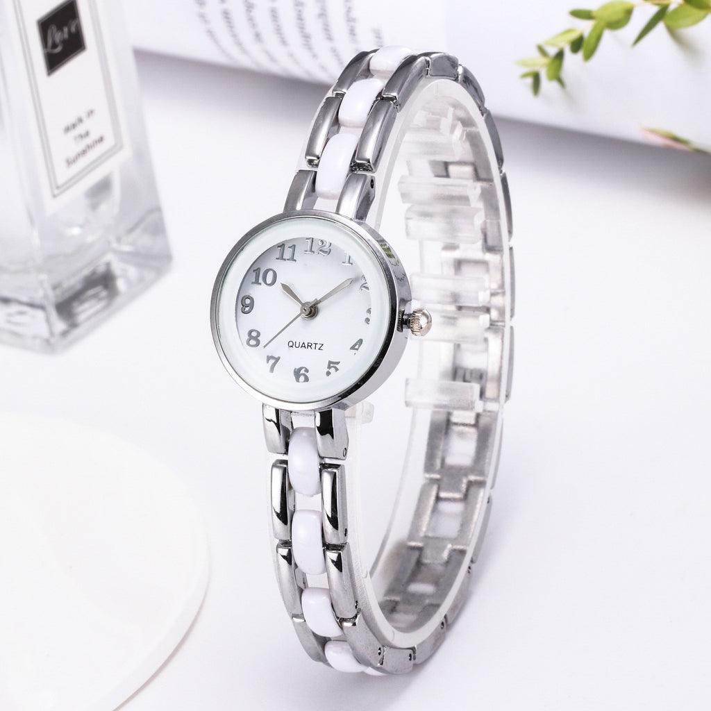 Reloj de pulsera para mujer con diamantes engastados, diseño simple