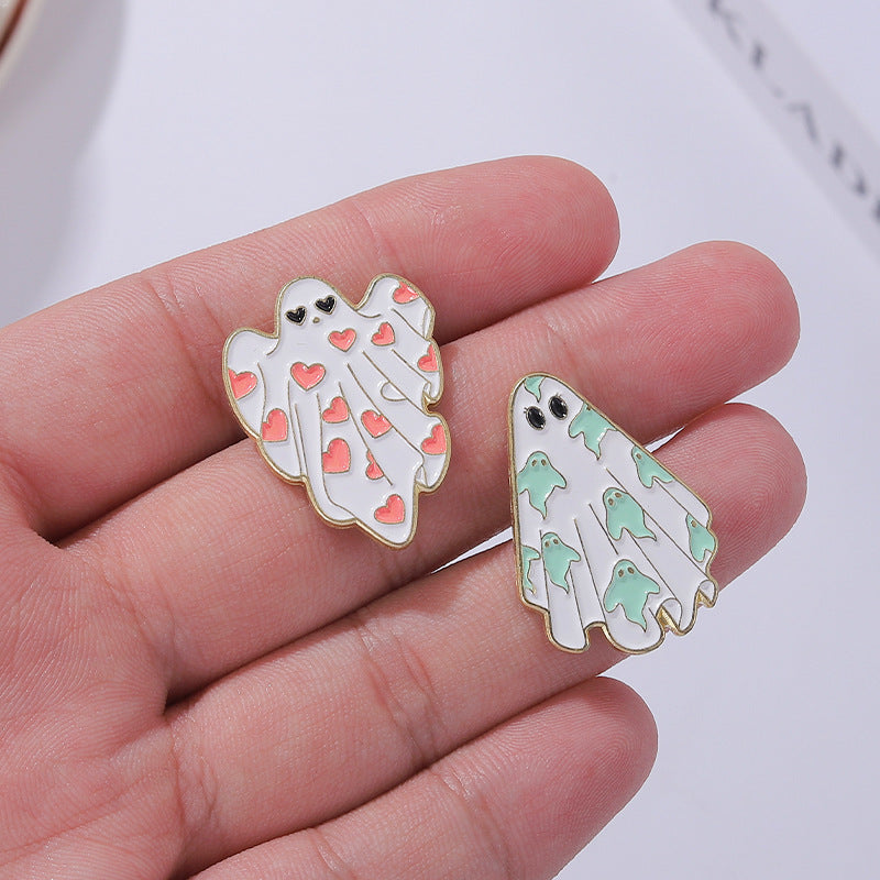 Lindo broche de fantasmas blancos de terror