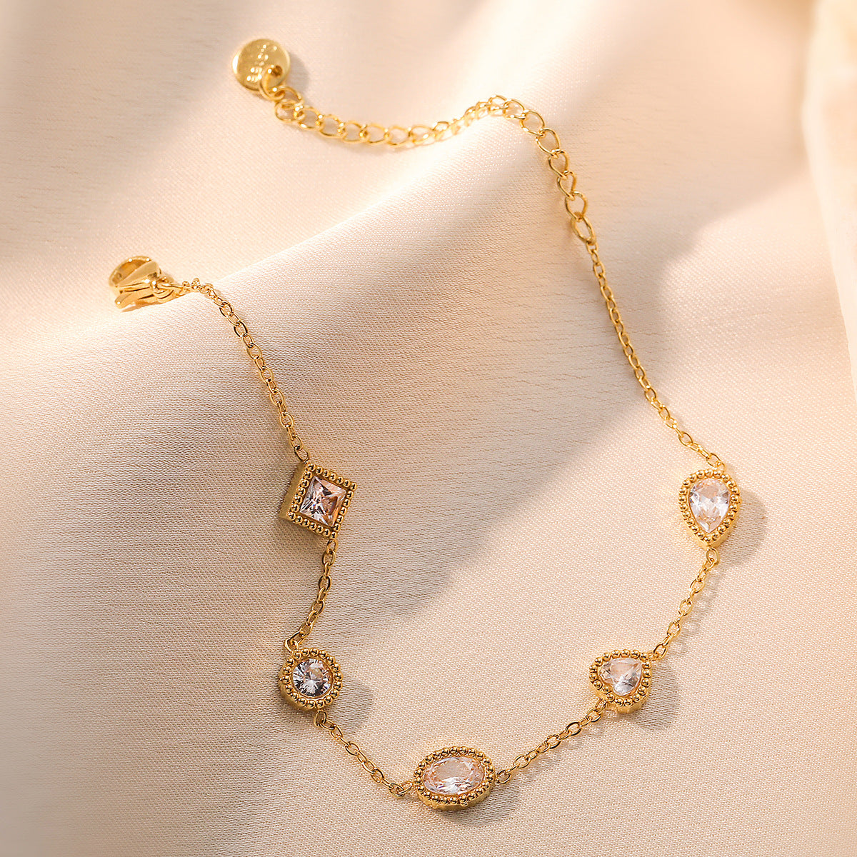 Affordable Luxury Fashion Gold-plated Zircon Titanium Steel Bracelet Female Niche Non-fading Bracelet