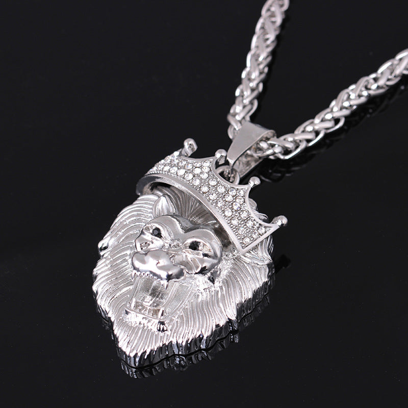 Europa und die Vereinigten Staaten verkaufen Diamantkrone Löwe Hip-Hop leuchtende Halsketten Herren Unisex vergoldeter Hip-Hop leuchtender Anhänger