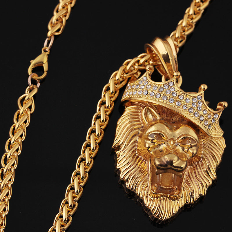 Europa und die Vereinigten Staaten verkaufen Diamantkrone Löwe Hip-Hop leuchtende Halsketten Herren Unisex vergoldeter Hip-Hop leuchtender Anhänger