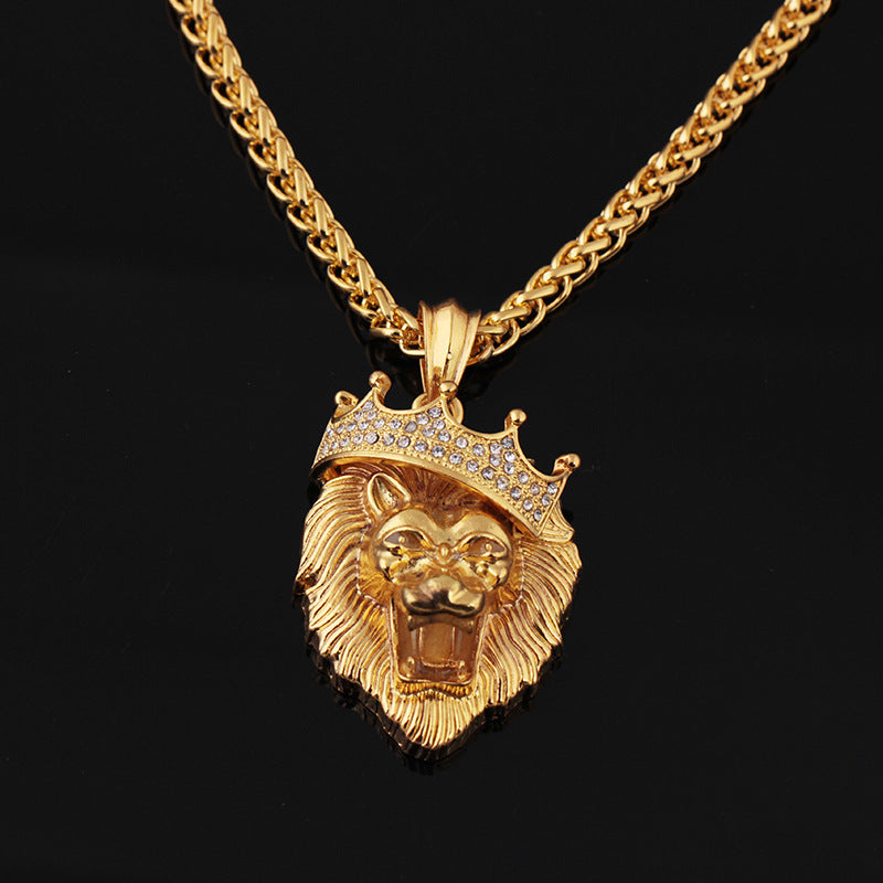 Europa und die Vereinigten Staaten verkaufen Diamantkrone Löwe Hip-Hop leuchtende Halsketten Herren Unisex vergoldeter Hip-Hop leuchtender Anhänger