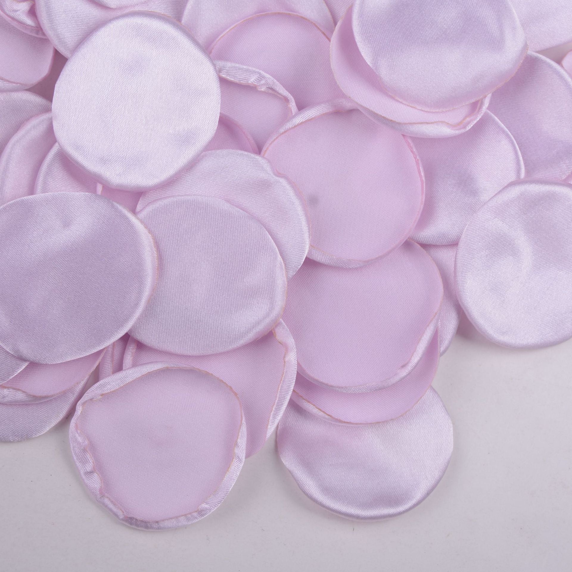 4cm Seidenrose mit angebrannten Kanten, Blütenblättern, glänzendem Cremepuderlaminat
