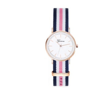 Liebhaber beobachten Frauenmodetrend Koreanische Version der einfachen Freizeit männliche Studenten Quarzuhr Nylon-Segeltuchband heißer Verkauf