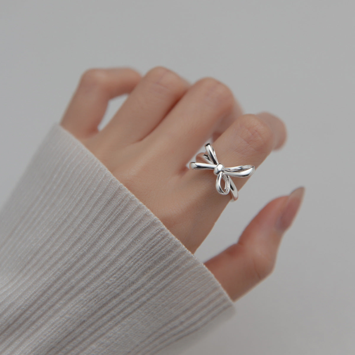 Anillo de plata S925 con lazo, joyería de mujer moderna y de línea sencilla