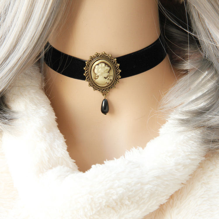 Human head choker choker