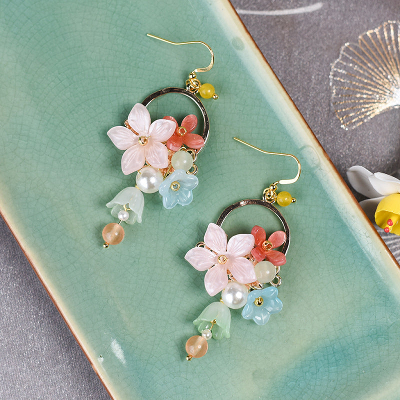 Pendientes estilo antiguo combinados con cheongsam retro