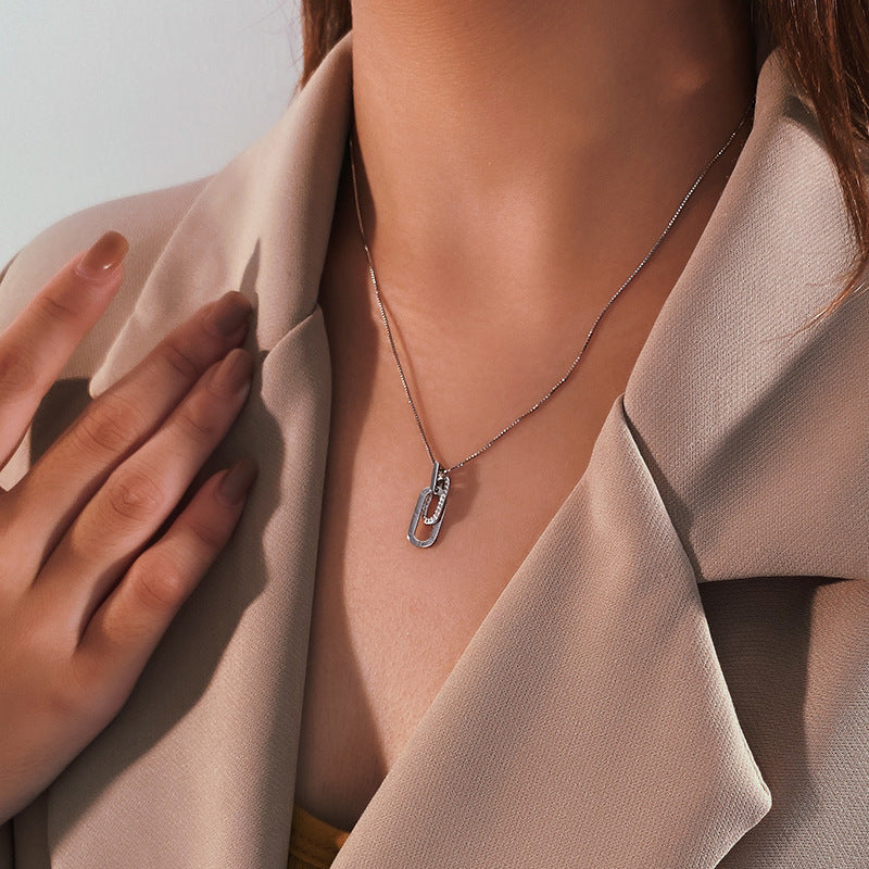 Collar entrelazado de plata de ley 925 con diseño femenino para clavícula