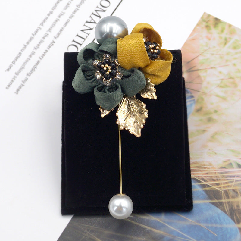 Broche de flor de perla