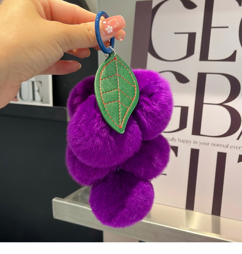 Colgante para llave de coche con forma de uva de pelo de conejo Rex auténtico
