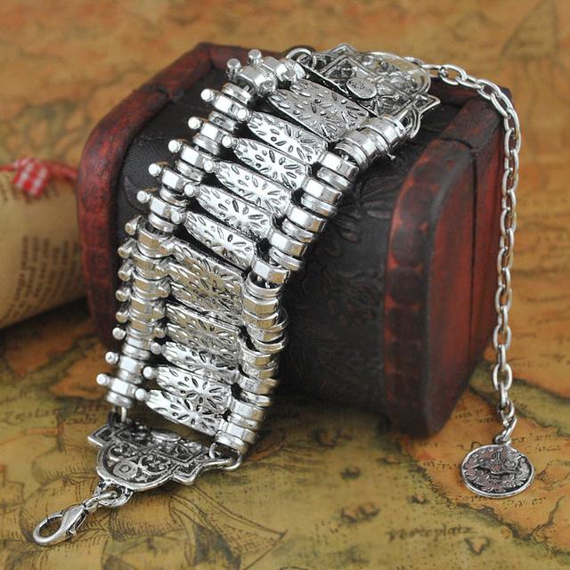 Tibetisch versilberter Boho-Ring & Armbänder