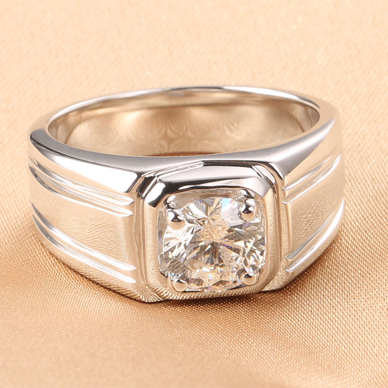 Anillo de moissanita bañado en oro de plata de ley