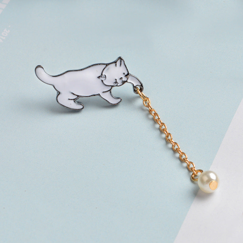 Broche de perlas con forma de gatito, de dibujos animados de anime, para la personalidad de la moda