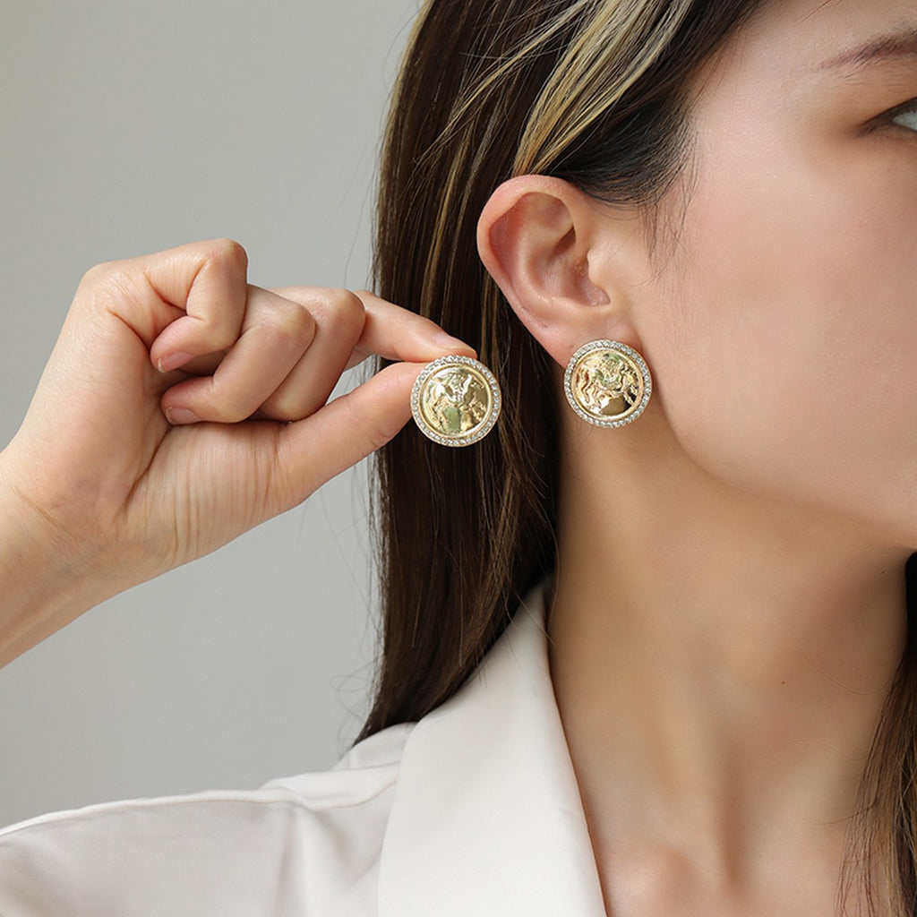 Juego de collar y pendientes con relieve de figura de Pegaso en moneda antigua