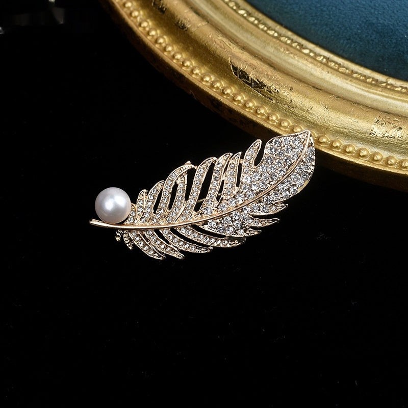 Pearl Brooch High-end Simple Vintage Corsage Pin Pearl Ornament