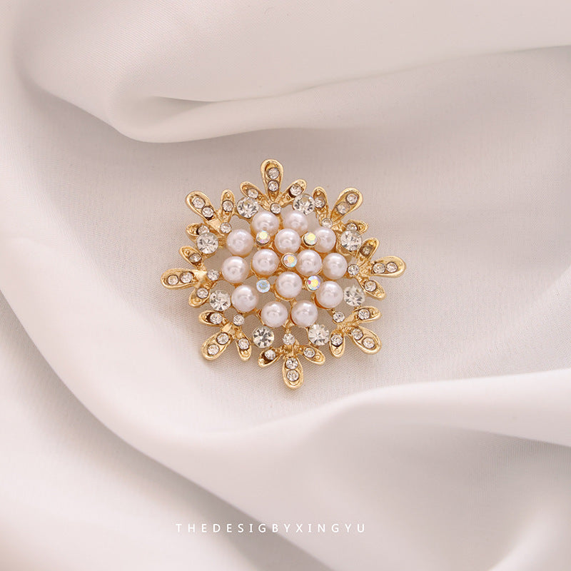 Nuevo Broche de Aleación de Alta Sensación de Nicho de Alta Gama, Pin para Abrigo y Traje, Corsage Versátil de Alta Gama