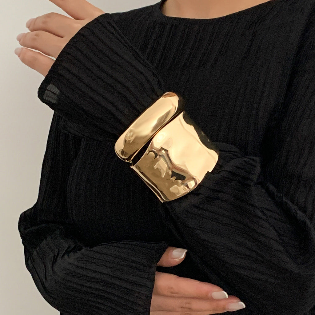 Irregular Metal Wide Curved Glossy Spring Bracelet