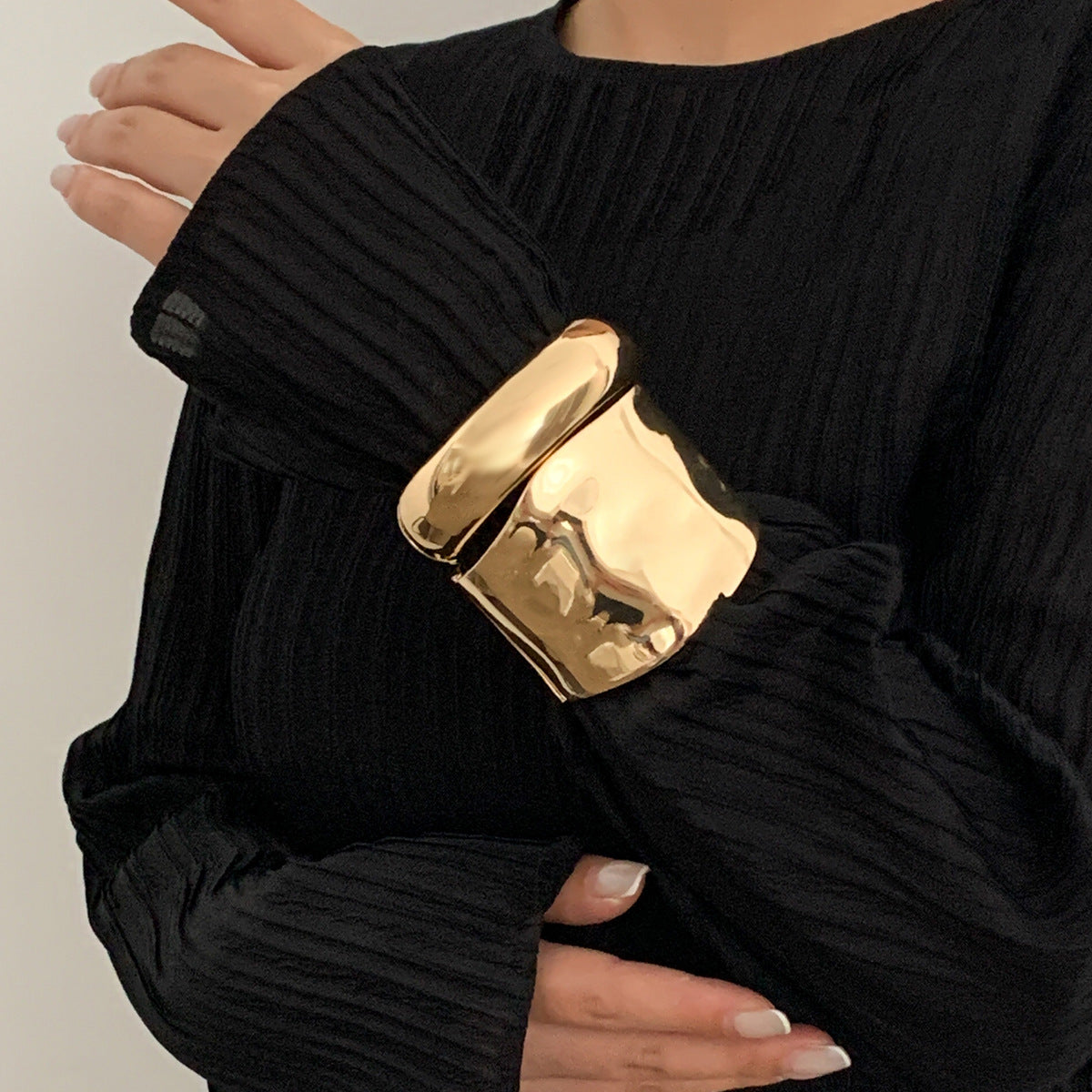 Irregular Metal Wide Curved Glossy Spring Bracelet