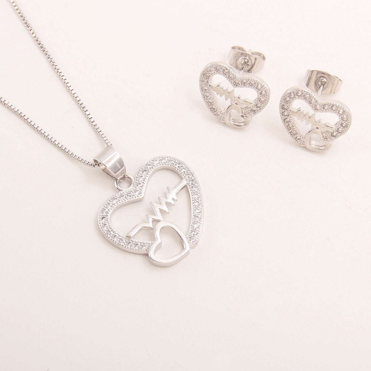 Herzförmiger Zirkon-Halskettenschmuck-Set für Damen
