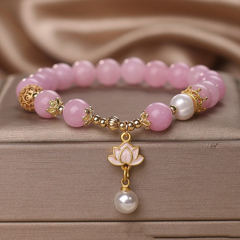 Natursteinarmband für Damen mit Lotus-Anhänger