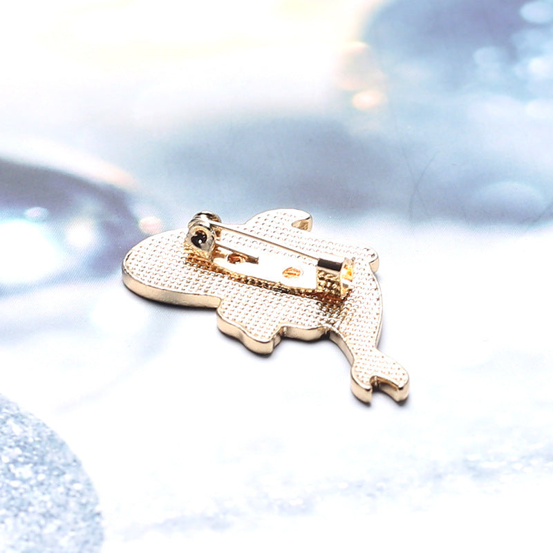Broche de niña tiburón japonesa mona
