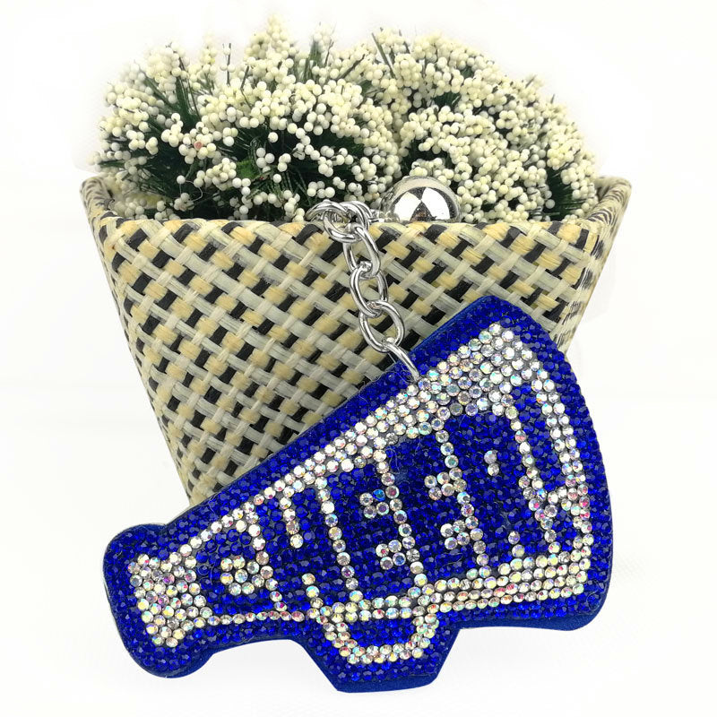 Llavero creativo con letras inglesas de terciopelo coreano y diamantes