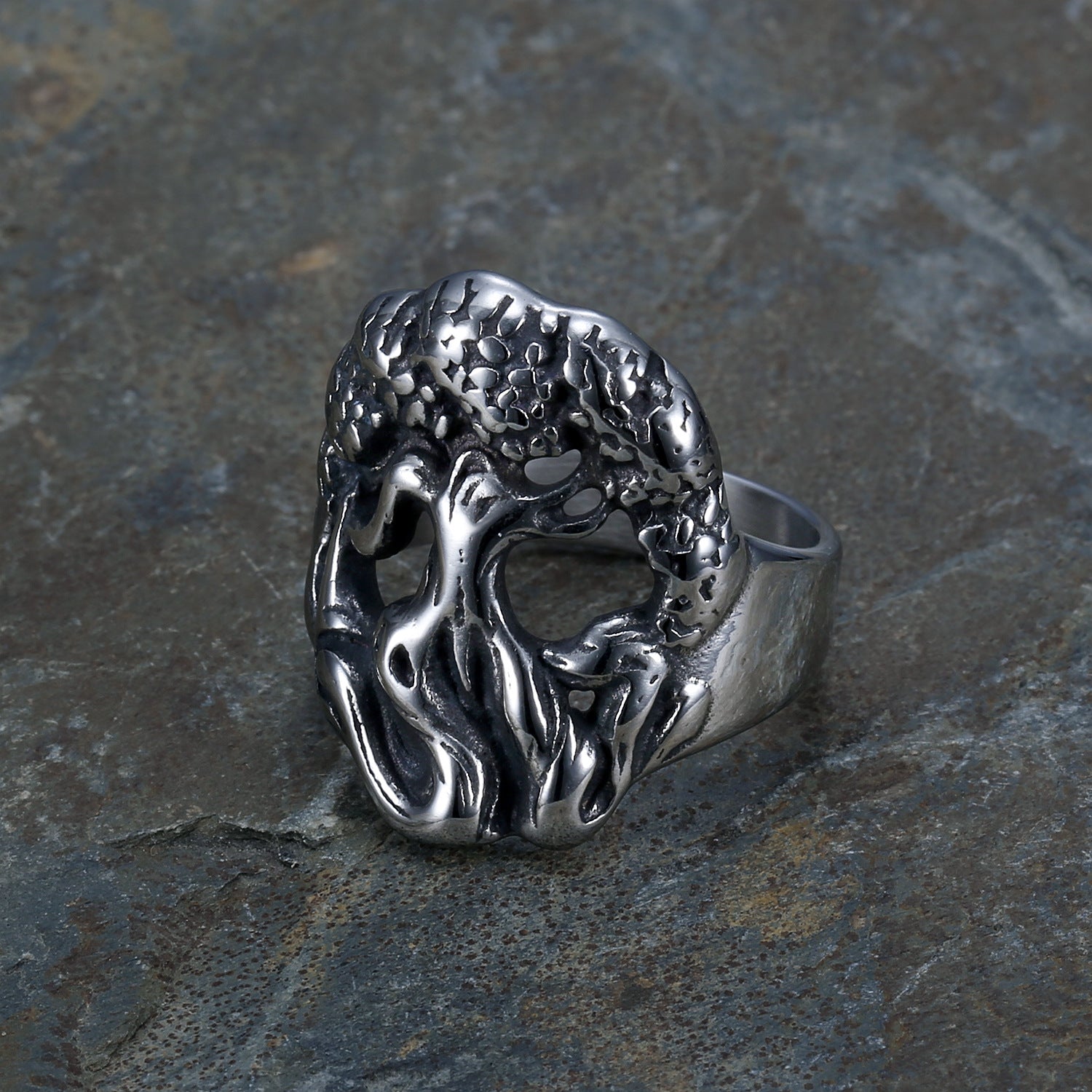 Anillo de titanio con tótem religioso en forma de árbol de la vida