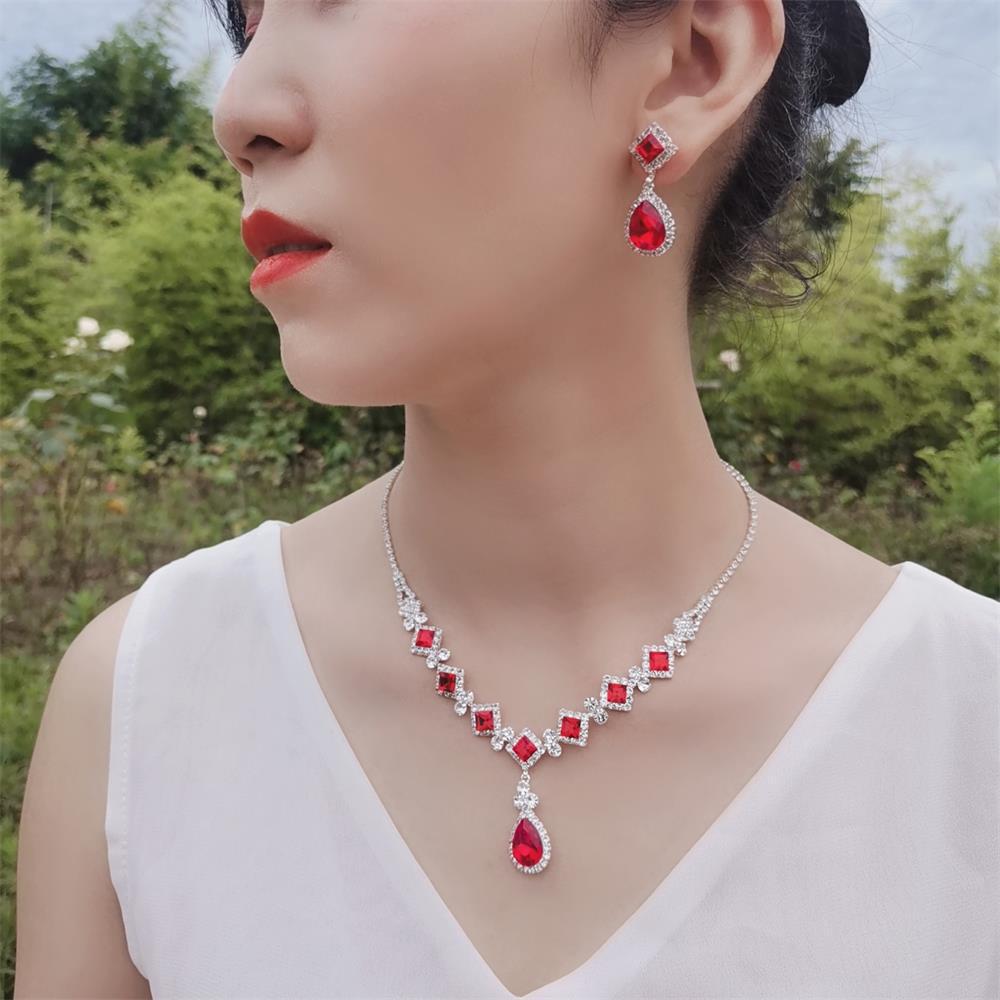 Modeschmuck Schlichter Vintage Schmuck Damen Accessoires Halskette und Ohrringe Set