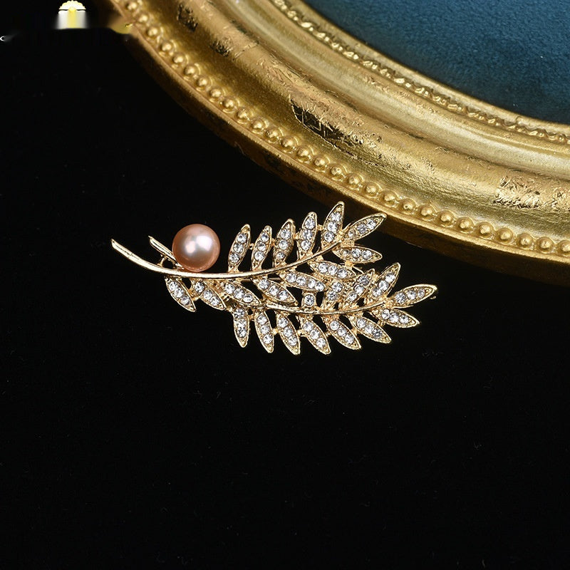 Pearl Brooch High-end Simple Vintage Corsage Pin Pearl Ornament